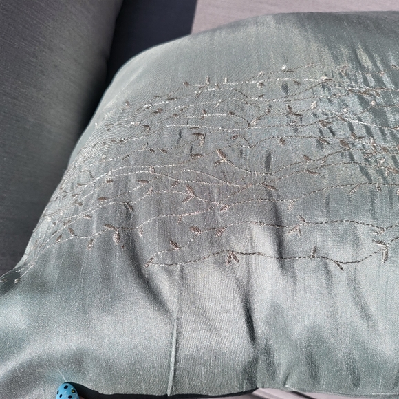 New 2x Calvin Klein Throw Pillows Blue Silver embroidery Removable case - Picture 6 of 8